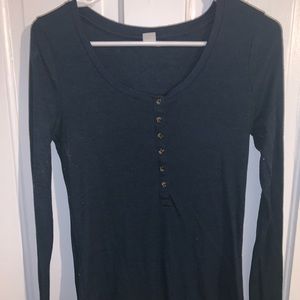 Tight fitting long sleeve